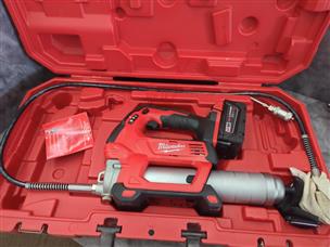 Milwaukee 2646-21CT M18 2-Speed Grease Gun (1 Battery)